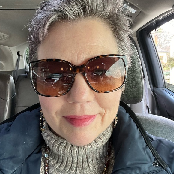 Meet your Posher, Cristy - Picture 7 of 11